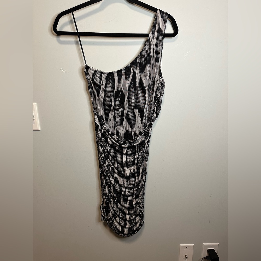GUESS ONE SHOULDER DRESS - Picture 7 of 7